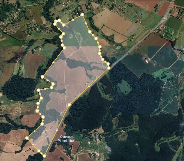 Perímetro da fazenda marcado no mapa